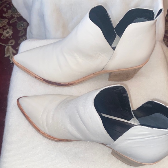 Dolce Vita White Leather Ankle Booties - Picture 7 of 9